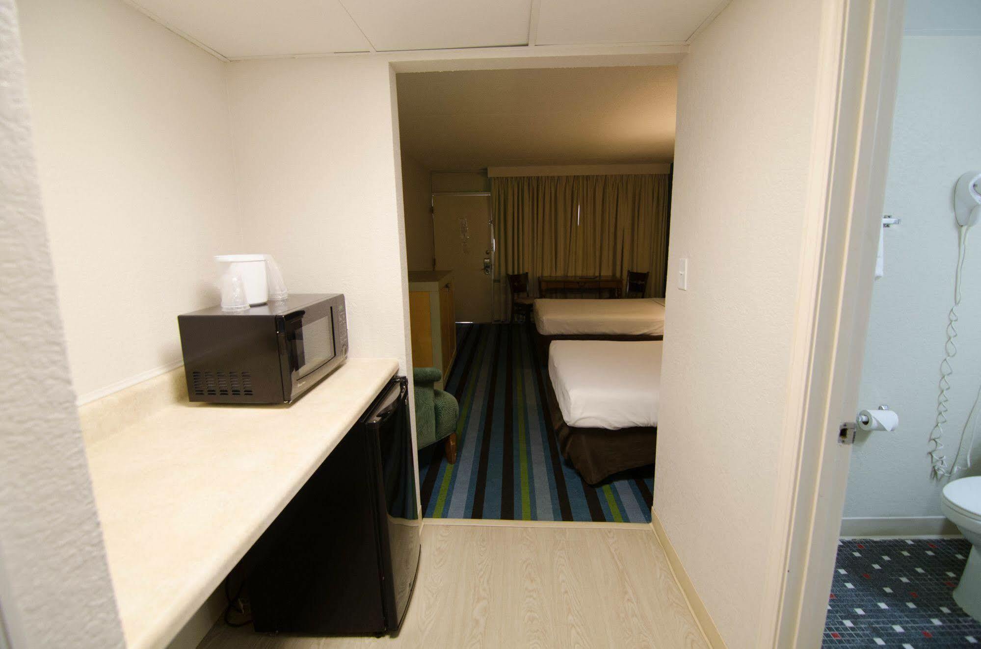 מירטל ביץ' Ocean Inn מראה חיצוני תמונה